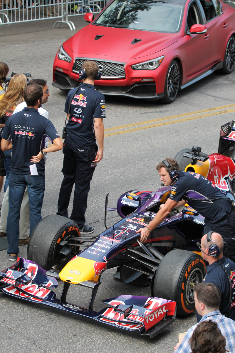 Illustration for article titled I Rode With Sebastian Vettel During Red Bull's F1 Donut Extravaganza